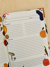 Laden Sie das Bild in den Galerie-Viewer, detail of Recipe Book (English) jungwiealt