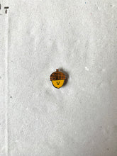 Laden Sie das Bild in den Galerie-Viewer, Acorn Enamel Pin