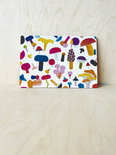 Laden Sie das Bild in den Galerie-Viewer, Pilze Frühstücksbrett