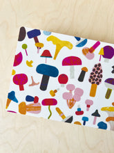 Laden Sie das Bild in den Galerie-Viewer, Pilze Frühstücksbrett