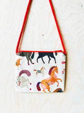 Laden Sie das Bild in den Galerie-Viewer, Pferdetäschchen