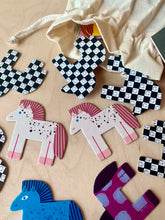 Laden Sie das Bild in den Galerie-Viewer, Memo Spiel Pferde