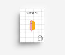 Laden Sie das Bild in den Galerie-Viewer, Hot Dog Emaille Pin