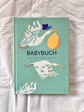 Laden Sie das Bild in den Galerie-Viewer, detail of Babybuch (German) jungwiealt