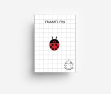 Laden Sie das Bild in den Galerie-Viewer, Ladybug Enamel Pin jungwiealt