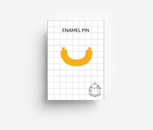 Laden Sie das Bild in den Galerie-Viewer, Golden Sausage Enamel Pin jungwiealt