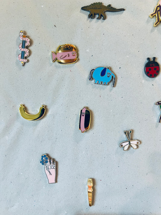 Fischbrötchen Emaille Pin