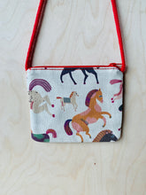 Load image into Gallery viewer, horse kids bag jungwiealt