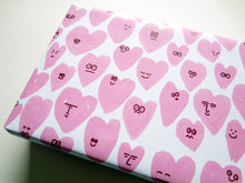 Load image into Gallery viewer, detail of Gift Wrap Hearts Set jungwiealt