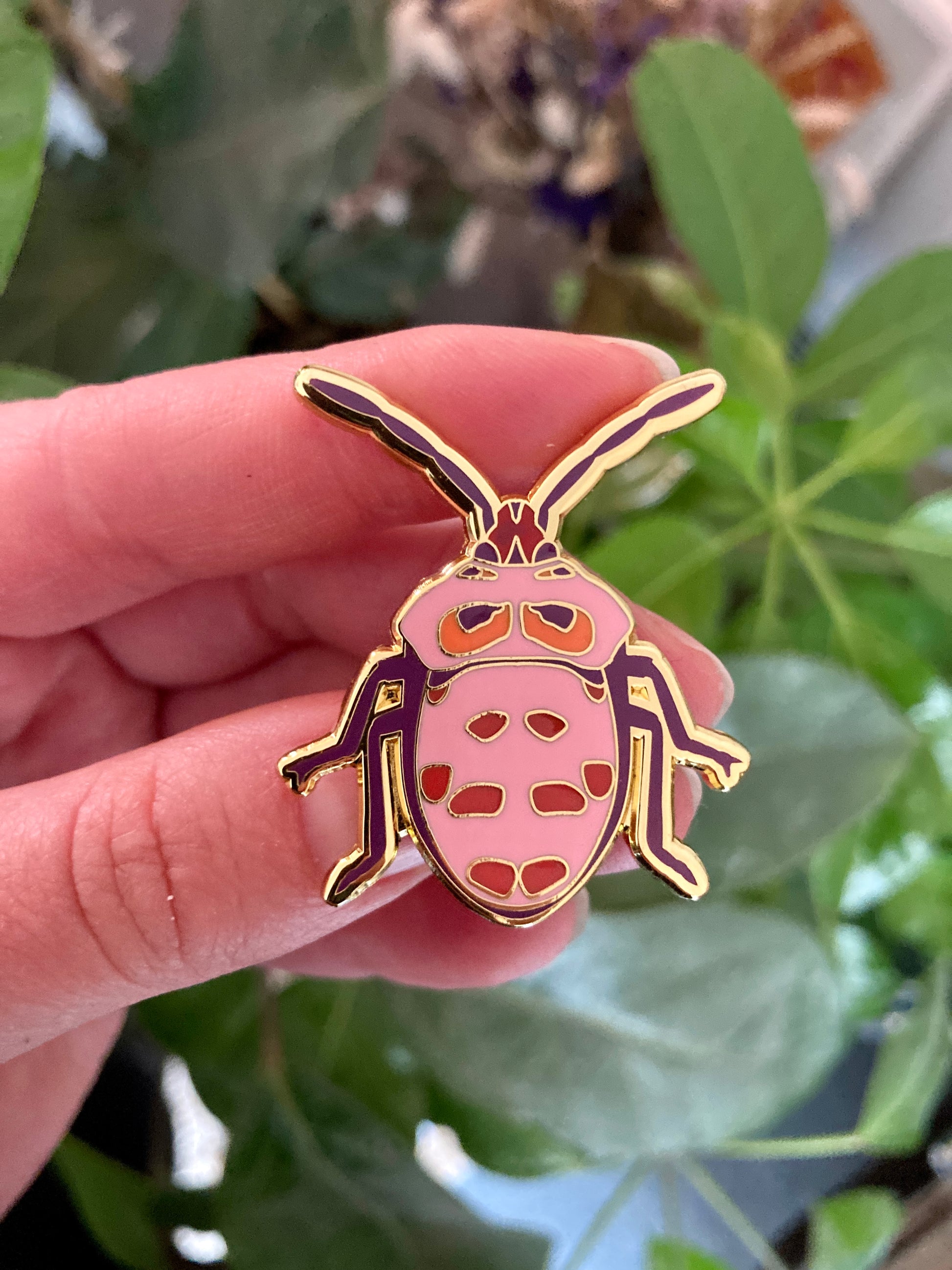 Bug Enamel Pin jungwiealt