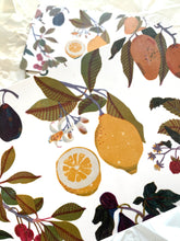 Load image into Gallery viewer, detail of Fruits Breakfast Plate jungwiealt