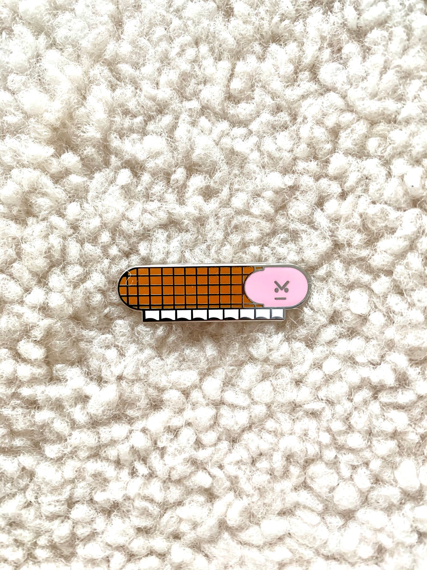 detail of Grumpy Enamel Pin jungwiealt