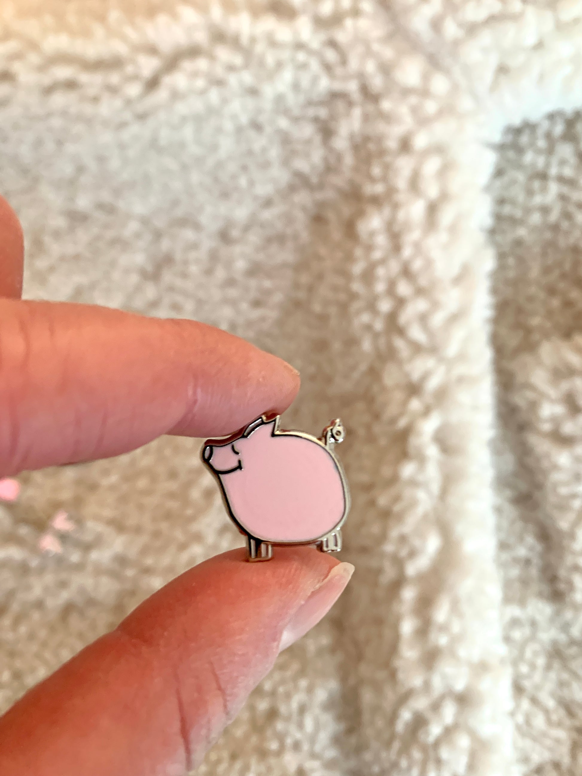 detail of Pig Enamel Pin jungwiealt